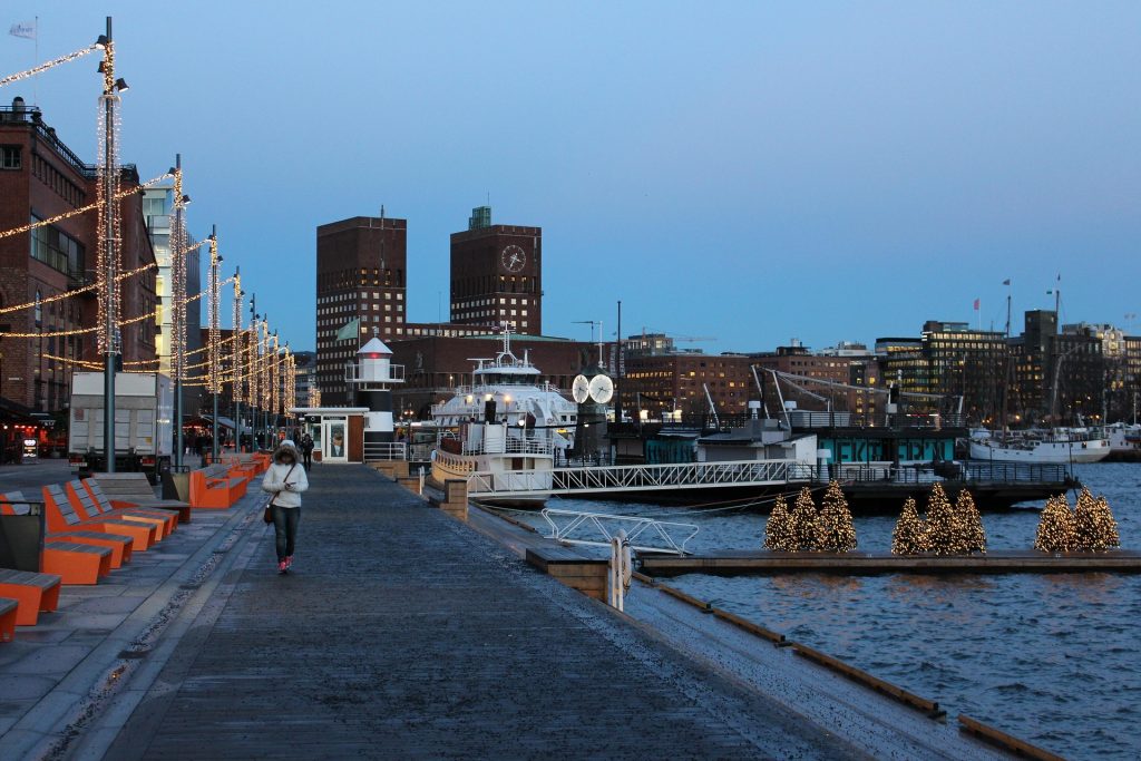 Where to Watch Norway vs England Live in Oslo: Giant Screens, Sports Bars, and Streaming Options